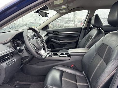 Used 2024 Nissan Altima 2.5 SR FWD image 11