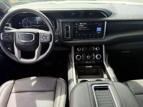 Used 2023 GMC Yukon Denali image 19