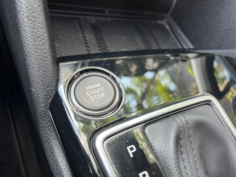 Used 2025 Kia Sportage EX FWD image 29
