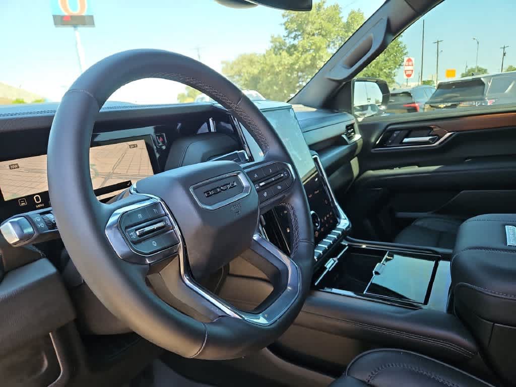 Used 2026 GMC Yukon Denali w/ LPO, Floor Liner Package AWD/4WD image 10
