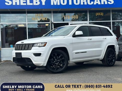 Used 2017 Jeep Grand Cherokee Altitude AWD/4WD image 1