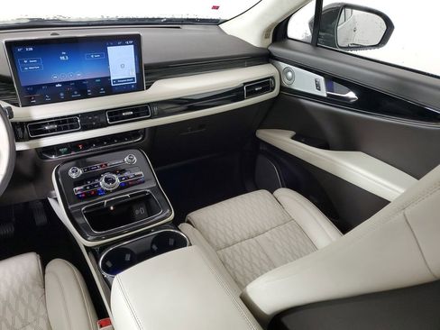Certified 2023 Lincoln Nautilus Black Label w/ Class II Trailer Tow Package AWD/4WD image 17
