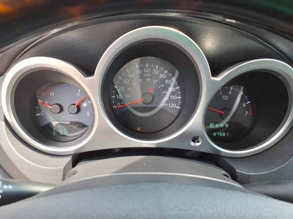 Used 2010 Chrysler Sebring Limited FWD image 21