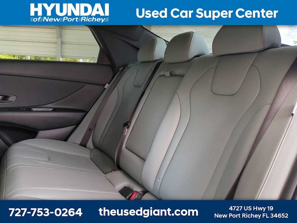 Certified 2025 Hyundai Elantra Limited FWD image 13