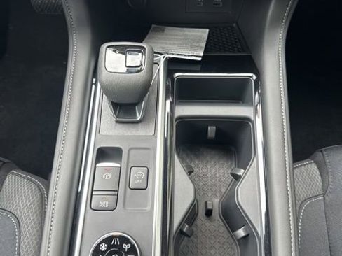 New 2025 Nissan Pathfinder SV w/ Black Appearance Package image 11