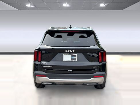 Used 2024 Kia Sorento S AWD/4WD image 10