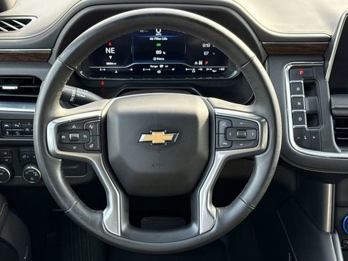 Used 2023 Chevrolet Suburban Premier image 14