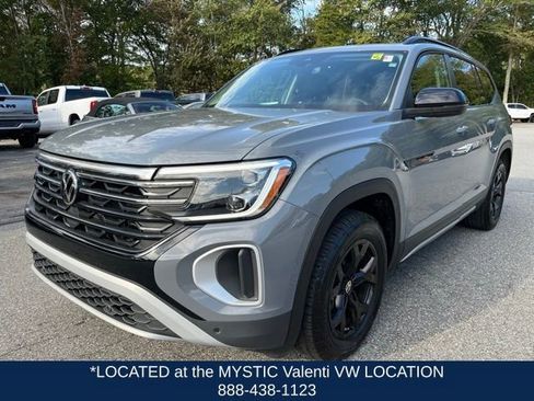 Certified 2024 Volkswagen Atlas Peak Edition SE image 1