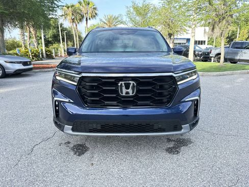 Used 2025 Honda Pilot Touring image 9
