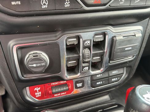 Used 2020 Jeep Wrangler Unlimited Rubicon AWD/4WD image 29