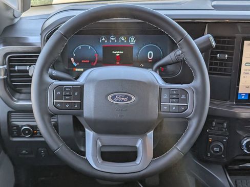 New 2026 Ford F250 Lariat w/ Black Appearance Package AWD/4WD image 10