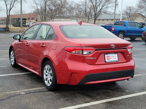 Used 2021 Toyota Corolla LE image 3