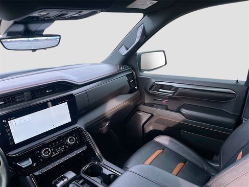 Used 2024 GMC Sierra 1500 AT4 w/ Technology Package image 24