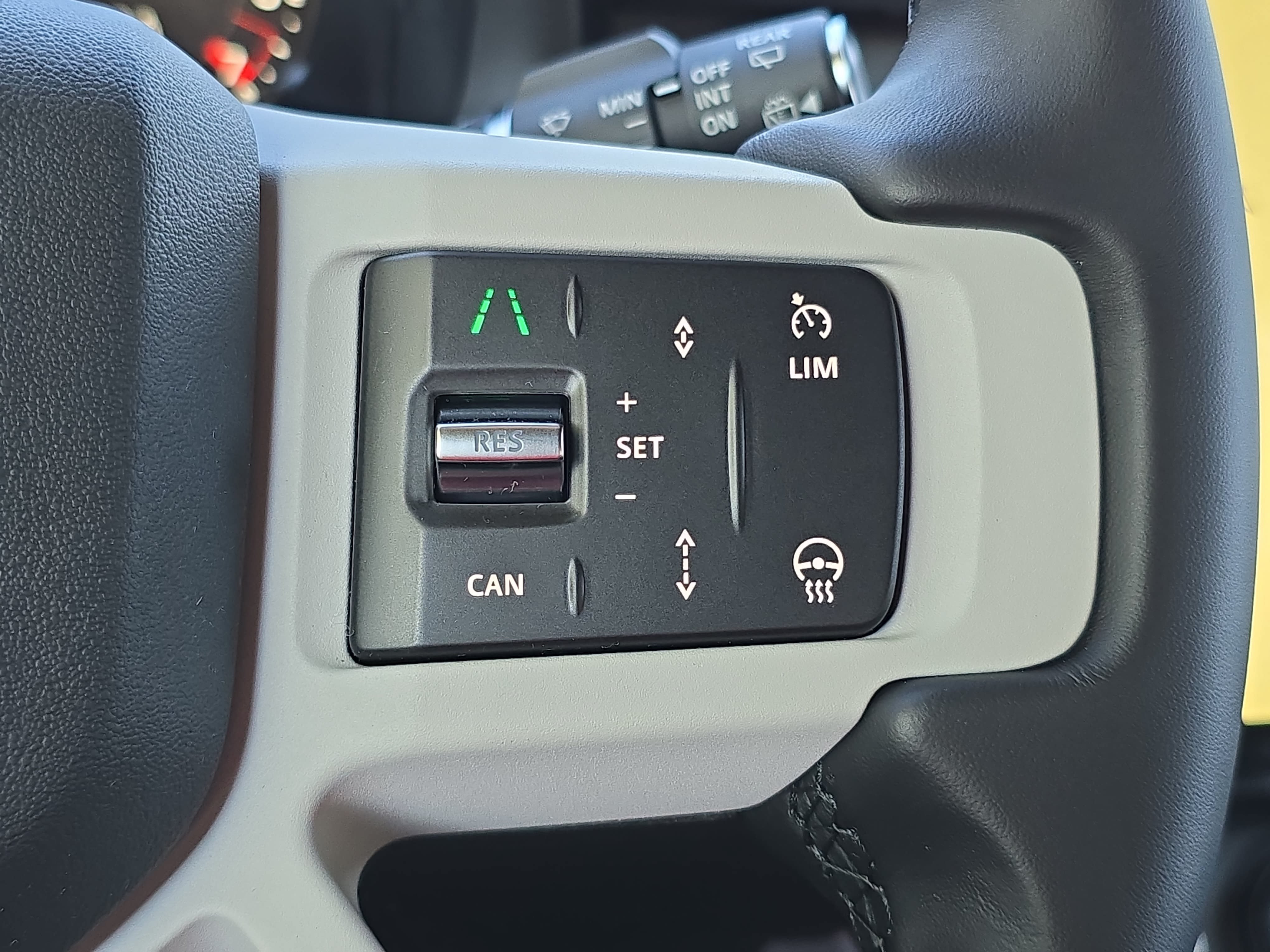 New 2026 Land Rover Defender 110 X-Dynamic SE AWD/4WD image 17