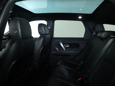 Used 2020 Land Rover Discovery Sport SE image 19
