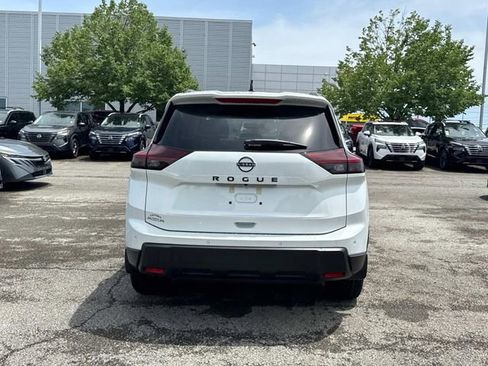 New 2026 Nissan Rogue SV FWD image 5