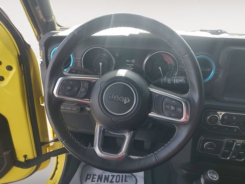 Used 2022 Jeep Wrangler Unlimited Sahara w/ Cold Weather Group AWD/4WD image 12