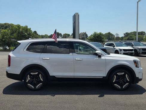 Used 2024 Kia Telluride S w/ S Sunroof Package AWD/4WD image 3