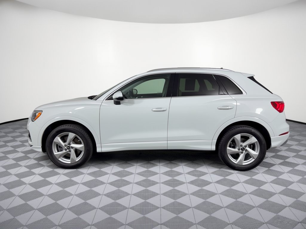 Used 2022 Audi Q3 2.0T Premium AWD/4WD image 2