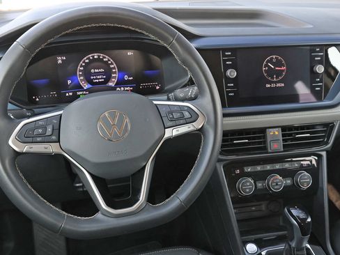 Used 2024 Volkswagen Taos SE FWD image 17