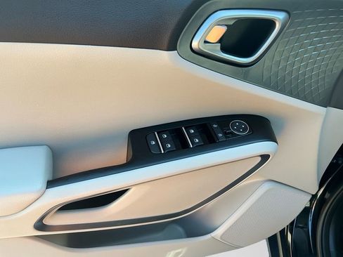 Used 2025 Kia Soul EX FWD image 20