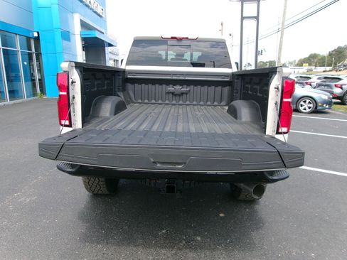 New 2026 Chevrolet Silverado 2500 ZR2 AWD/4WD image 5