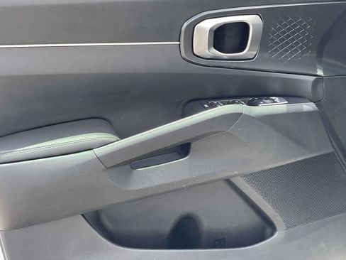 Used 2025 Kia Sorento EX w/ Panoramic Sunroof Package FWD image 24