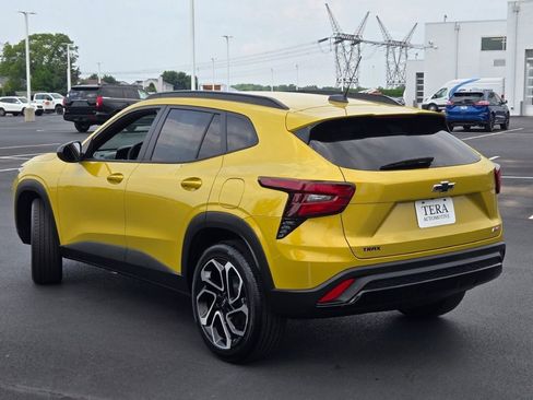 Used 2024 Chevrolet Trax RS w/ Sunroof Package image 15