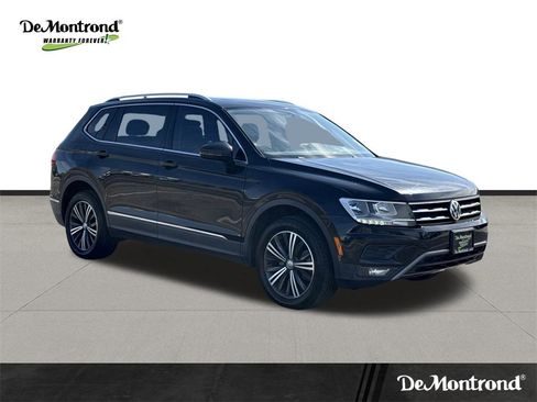 Used 2018 Volkswagen Tiguan SEL image 3
