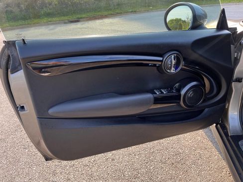 Used 2017 MINI Cooper S image 23