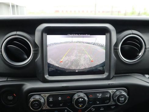 Used 2021 Jeep Wrangler Unlimited Sahara w/ Cold Weather Group image 23