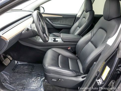 Used 2024 Tesla Model Y Long Range image 11