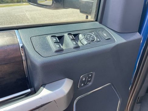 Used 2022 Ford F250 Lariat w/ Lariat Value Package AWD/4WD image 10