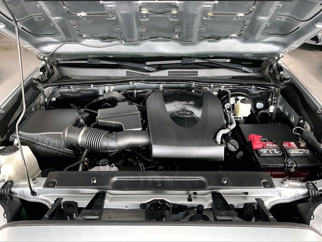 Used 2022 Toyota Tacoma SR5 w/ Technology Package RWD image 11