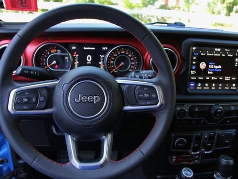 Used 2023 Jeep Wrangler Unlimited Rubicon AWD/4WD image 16