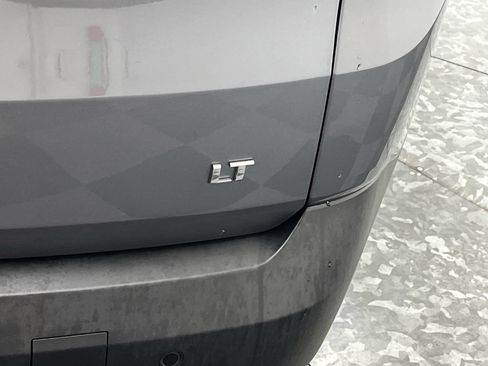 Used 2019 Chevrolet Traverse LT FWD image 32