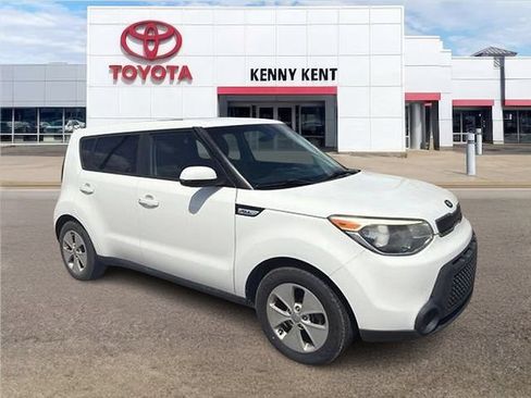 Used 2016 Kia Soul FWD image 1