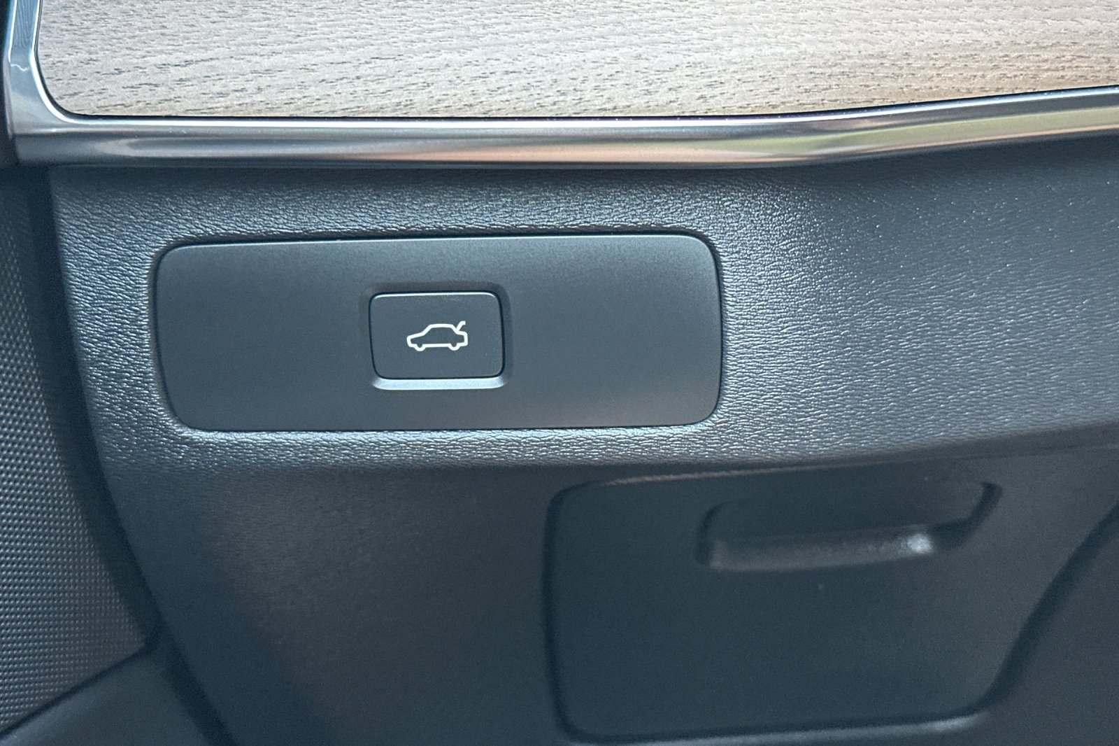 Certified 2026 Volvo XC90 B5 Core AWD/4WD image 34