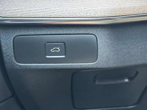 Certified 2026 Volvo XC90 B5 Core AWD/4WD image 34