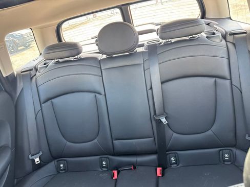Used 2016 MINI Cooper Clubman FWD image 11