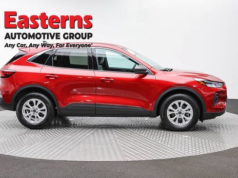 Used 2023 Ford Escape Active AWD/4WD image 4