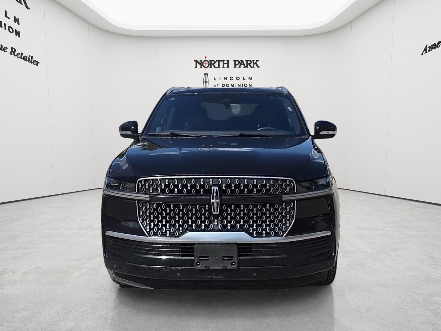 Used 2025 Lincoln Navigator Reserve AWD/4WD image 8