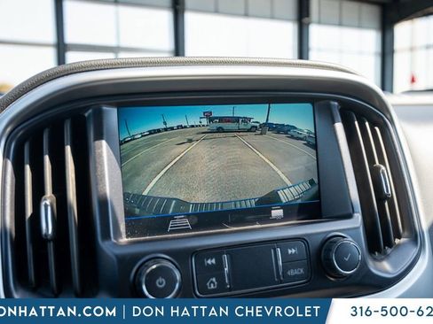 Used 2022 Chevrolet Colorado LT w/ Luxury Package AWD/4WD image 18