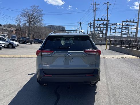 Used 2020 Toyota RAV4 XLE w/ Convenience Package AWD/4WD image 4