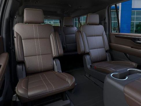 New 2026 Chevrolet Suburban High Country w/ LPO, Illumination Package RWD image 17