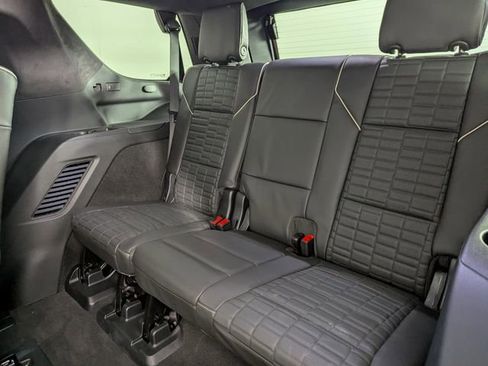 Used 2025 Cadillac Escalade Premium Luxury Platinum image 17