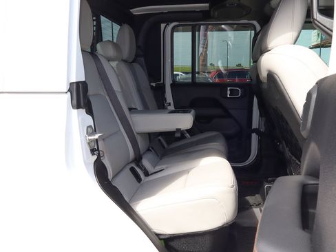 Used 2021 Jeep Gladiator Mojave AWD/4WD image 30