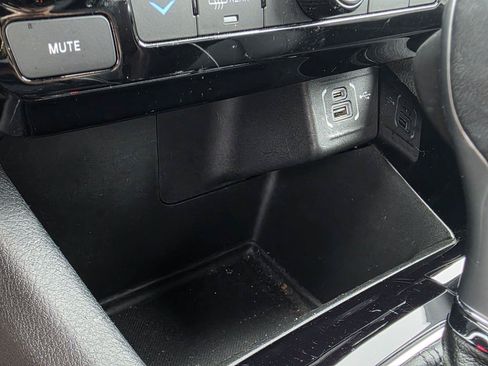 Certified 2025 Jeep Compass Limited w/ Sun & Sound Group AWD/4WD image 14