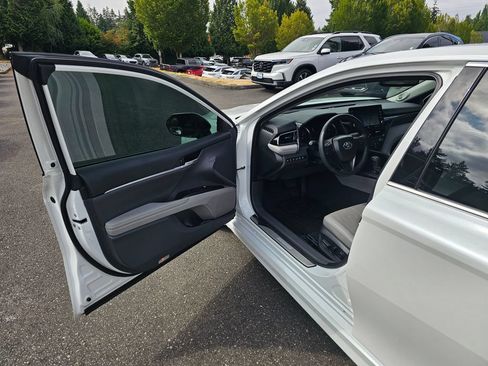 Used 2024 Toyota Camry XSE w/ Navigation Package FWD image 21