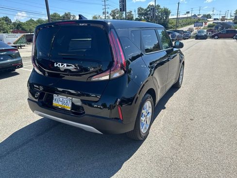 Certified 2025 Kia Soul S FWD image 7